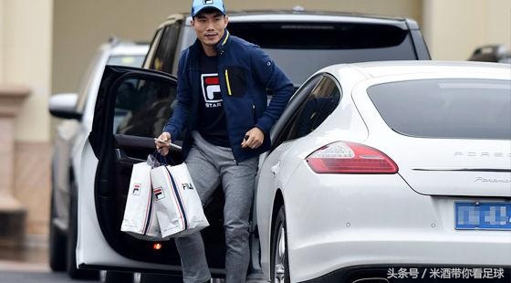 国足豪车座驾大全,国足球员豪车豪宅