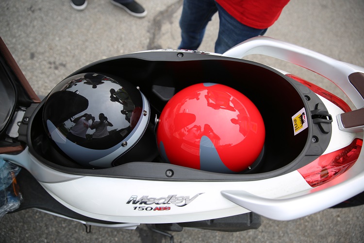 2020款比亚乔medley150liberty,比亚乔liberty150和medley150后挡泥板