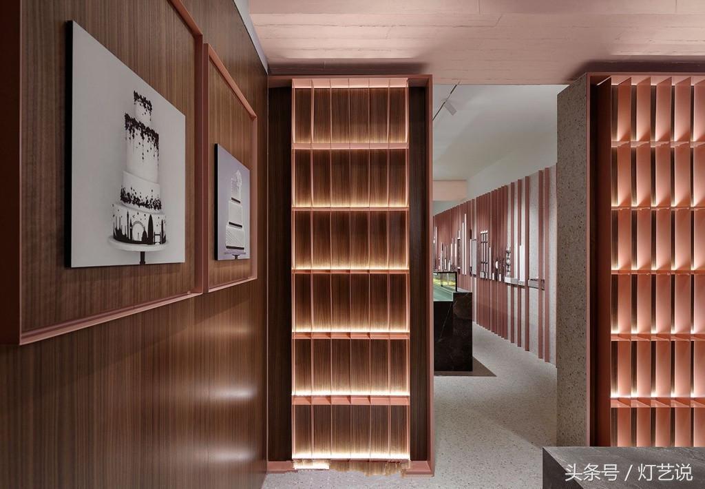 纽约不一样的蛋糕店，柜体照明用的好！