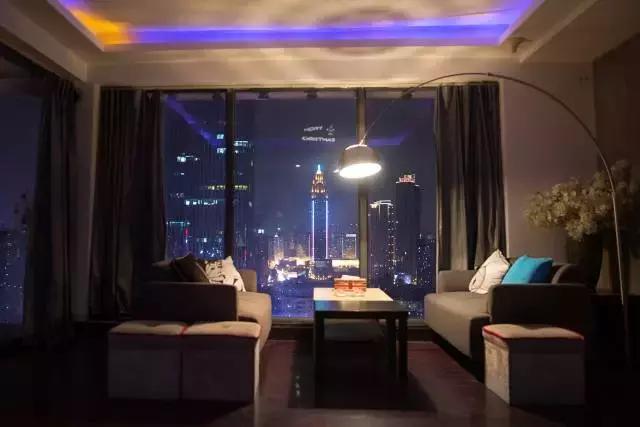 武汉city天台酒吧,武汉江汉路隐藏在二楼的主题酒吧