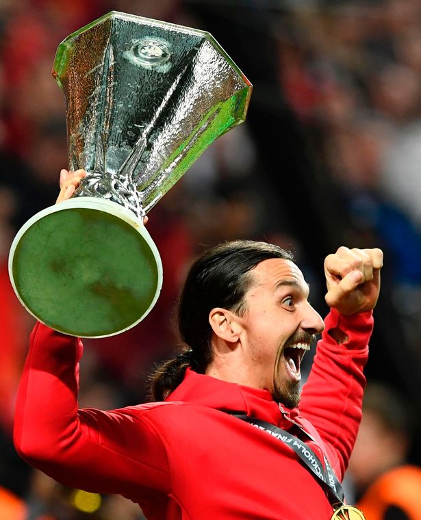 伊布返曼联与队友告别,伊布回曼联完整视频