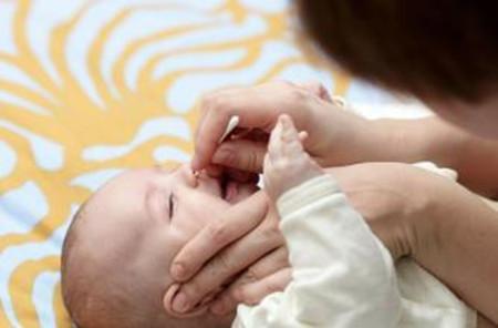 5岁的小孩子不会擤鼻涕怎么办,孩子不会擤鼻涕老吸回去怎么办