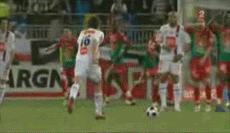 盘点绿茵场上的精彩集,比武打片还精彩的格斗比赛