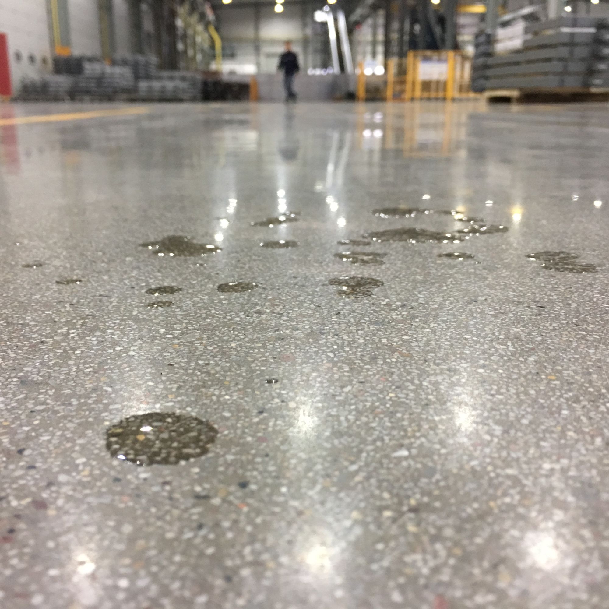 旧环氧地坪翻新多少钱一平,环氧旧地面翻新怎么处理