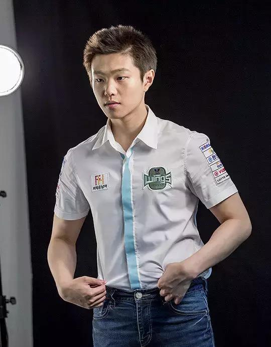 韩国版棒球服街拍,韩国lck夏季赛