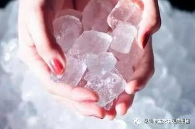 扭伤立即冰敷可减轻肿胀