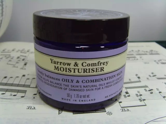 保湿效果好的平价面霜,清爽吸收快的面霜