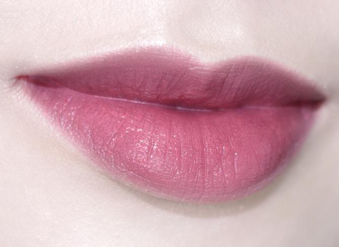 dior的迪奥魅惑釉唇膏 (dior魅惑釉唇膏怎么用)