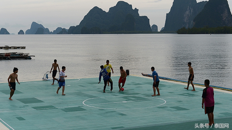 水上足球场视频,新加坡水上足球场