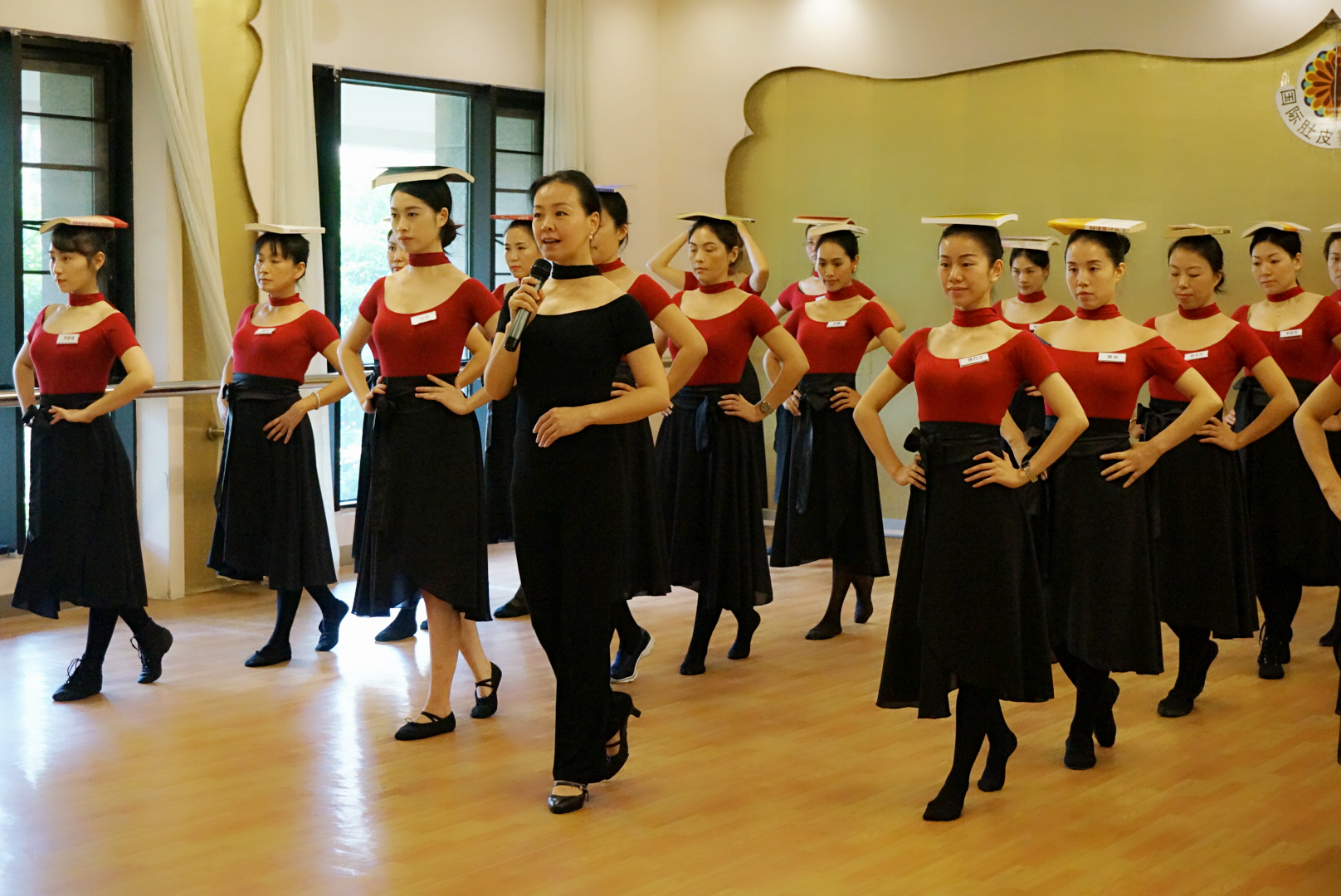 瑜伽东方舞双料女神孙天舒：三维立体黄金胯训练课程体系开创者