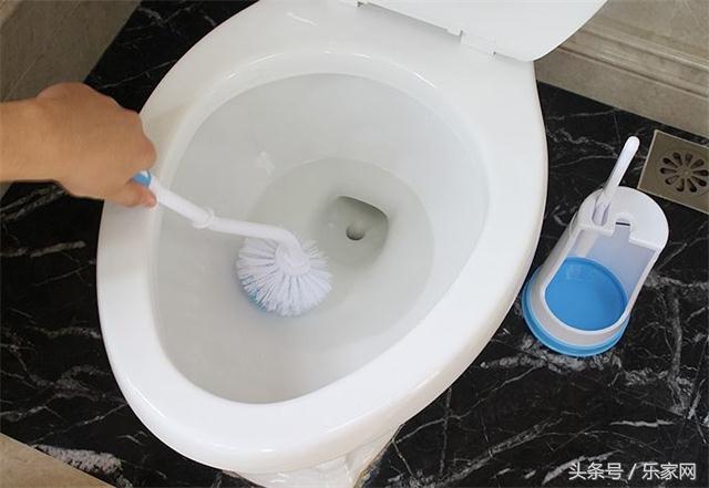 怎么样解决卫生间臭气熏天的味道,夏天卫生间一股霉臭是怎么回事