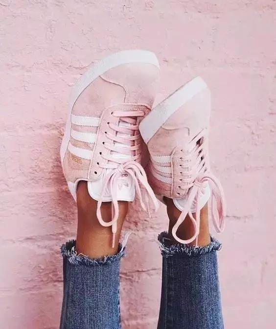 今年很火的小粉鞋,今年流行的小粉鞋