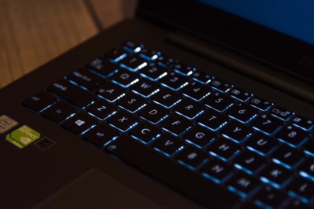 华硕灵耀u4000ui57200u,华硕灵耀u4100uq尊爵蓝