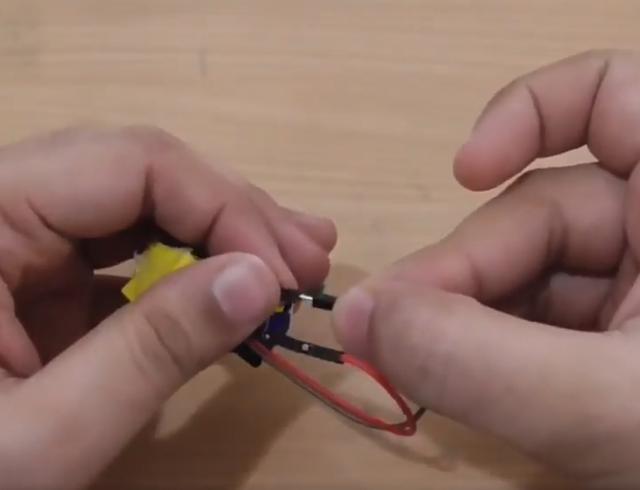 做了这个之后,在不怕出门没有手机没电了,自动发电