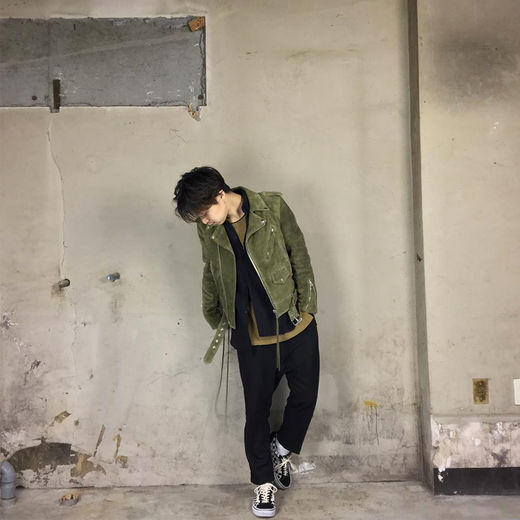 gd把这双vans活生生穿成新爆款,gd同款vans