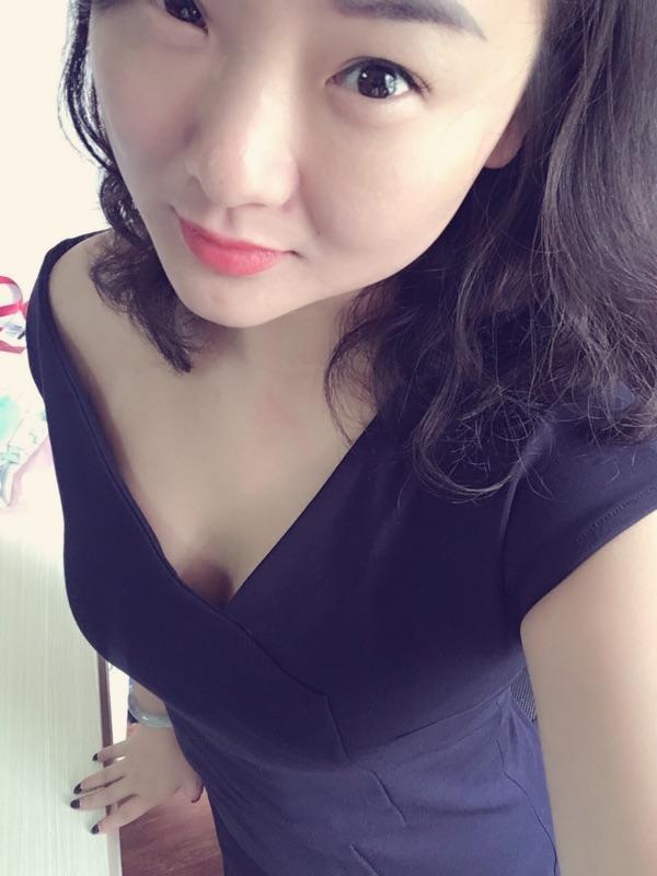 唯一的不足就是下摆那里会翘起来