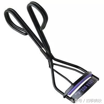 初学化妆需买哪些简单化妆品,新手化妆必备化妆品一套