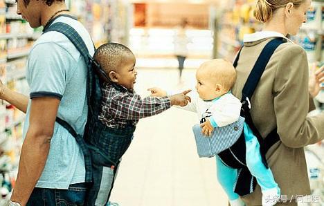 婴儿车背带扣怎么系,婴儿车背带怎么安装