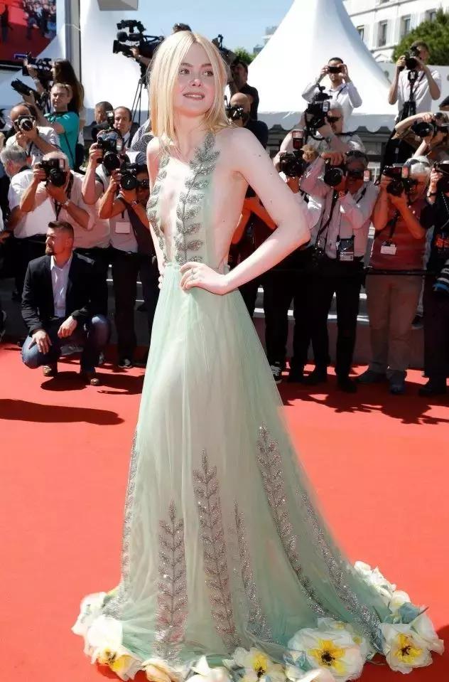 19岁爆红好莱坞女星,好莱坞巨星戛纳电影节红毯