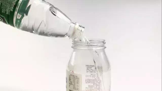 科学小实验吸管隔空取水,水瓶上插吸管小实验什么原理