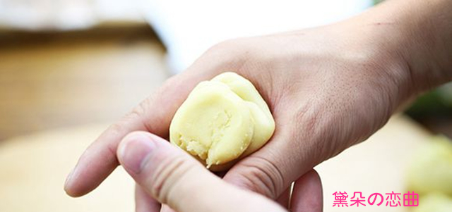 蛋黄酥做法教程空气炸锅,美食蛋黄酥教程