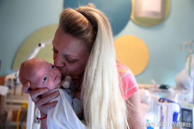 美国孩子刚出生没人带怎么办,美国婴儿出生不哭