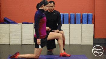 足球训练后拉伸放松,足球动态拉伸八个动作名称