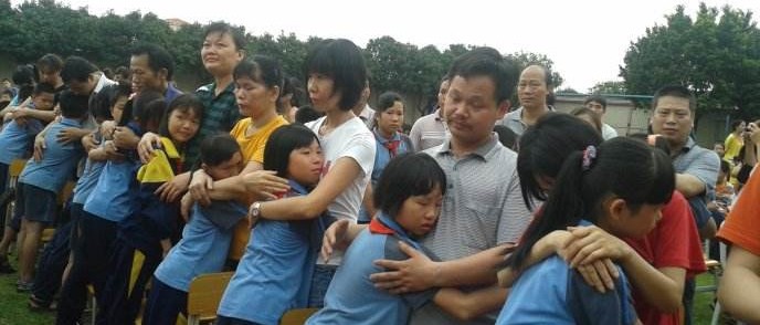 感恩教育致富经：学生哭哭哭，导师赚赚赚