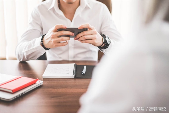 cfa金融分析师好考吗,金融人每天都在看什么