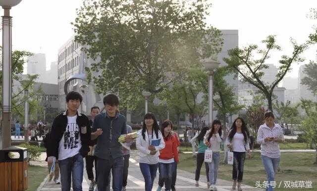 大别山军工厂旧遗址,大别山国防教育园坦克