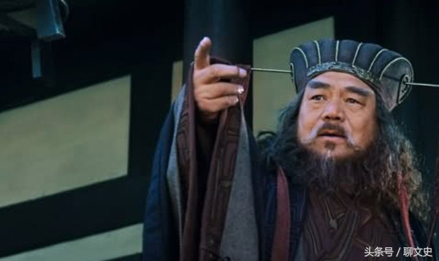 率土之滨灵帝董卓皇甫嵩最强组合,皇甫嵩为什么被董卓拿捏