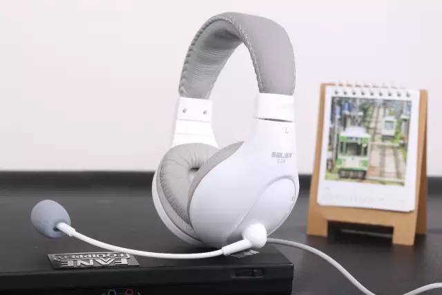 英语高考听力耳机要自己准备吗,高考英语听力耳机是专用的吗