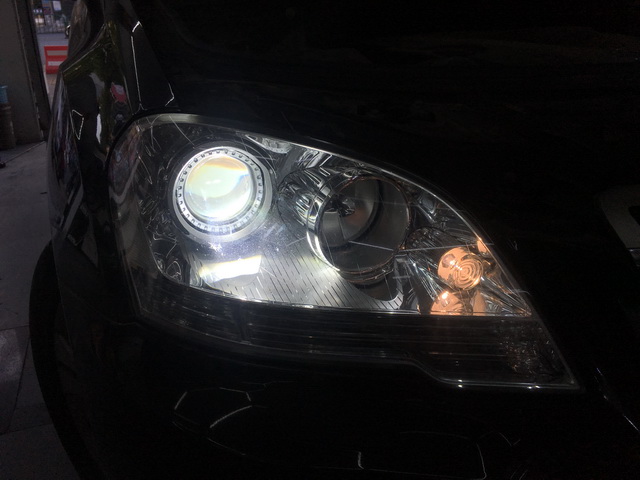 奔驰ml350大灯升级海拉5双光透镜,奔驰ml400大灯改装多少钱
