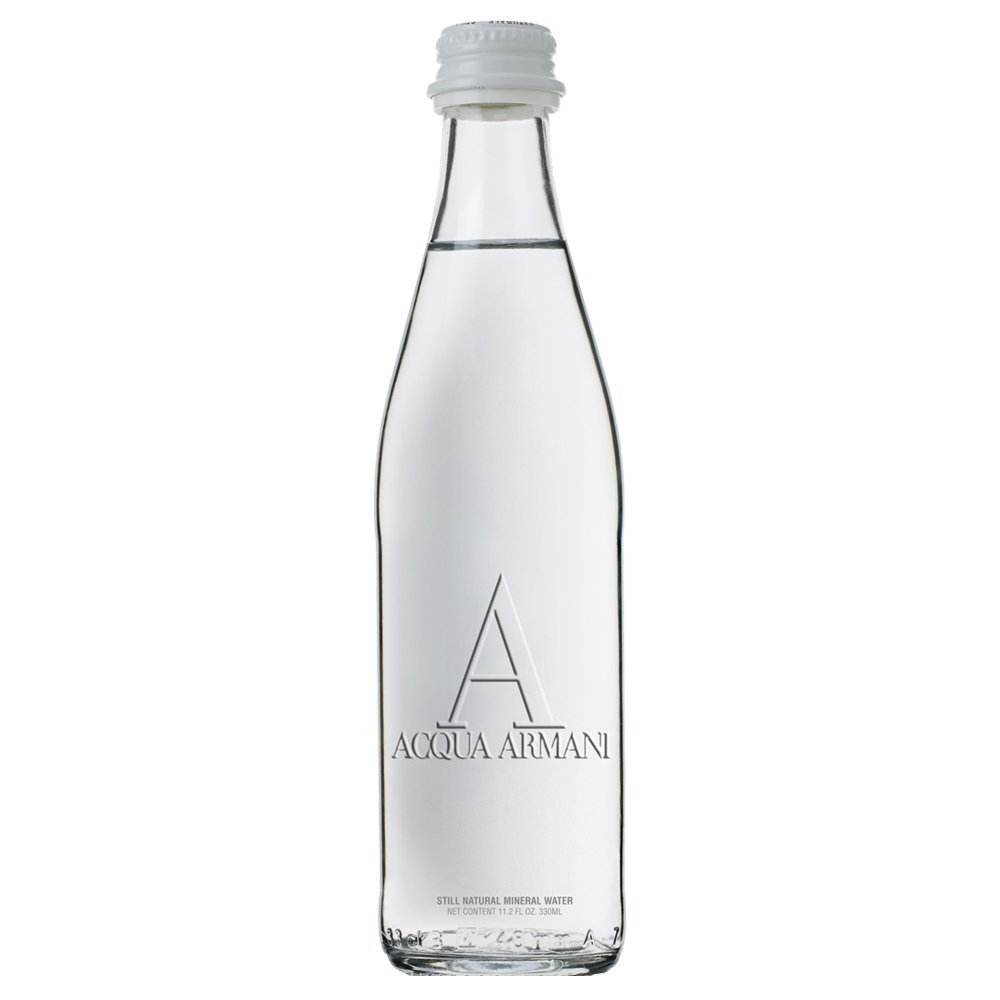 欢乐颂安迪喝的矿泉水,安迪喝的玻璃瓶矿泉水