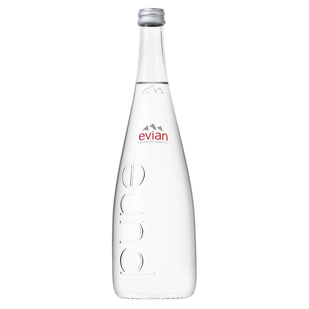 欢乐颂安迪喝的矿泉水,安迪喝的玻璃瓶矿泉水