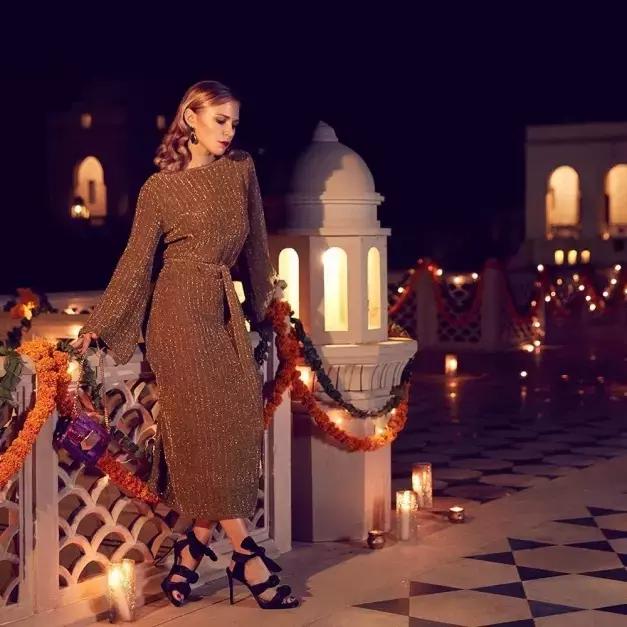 在秋冬有一个百搭超方便的蝴蝶结,超适合秋冬的蝴蝶结