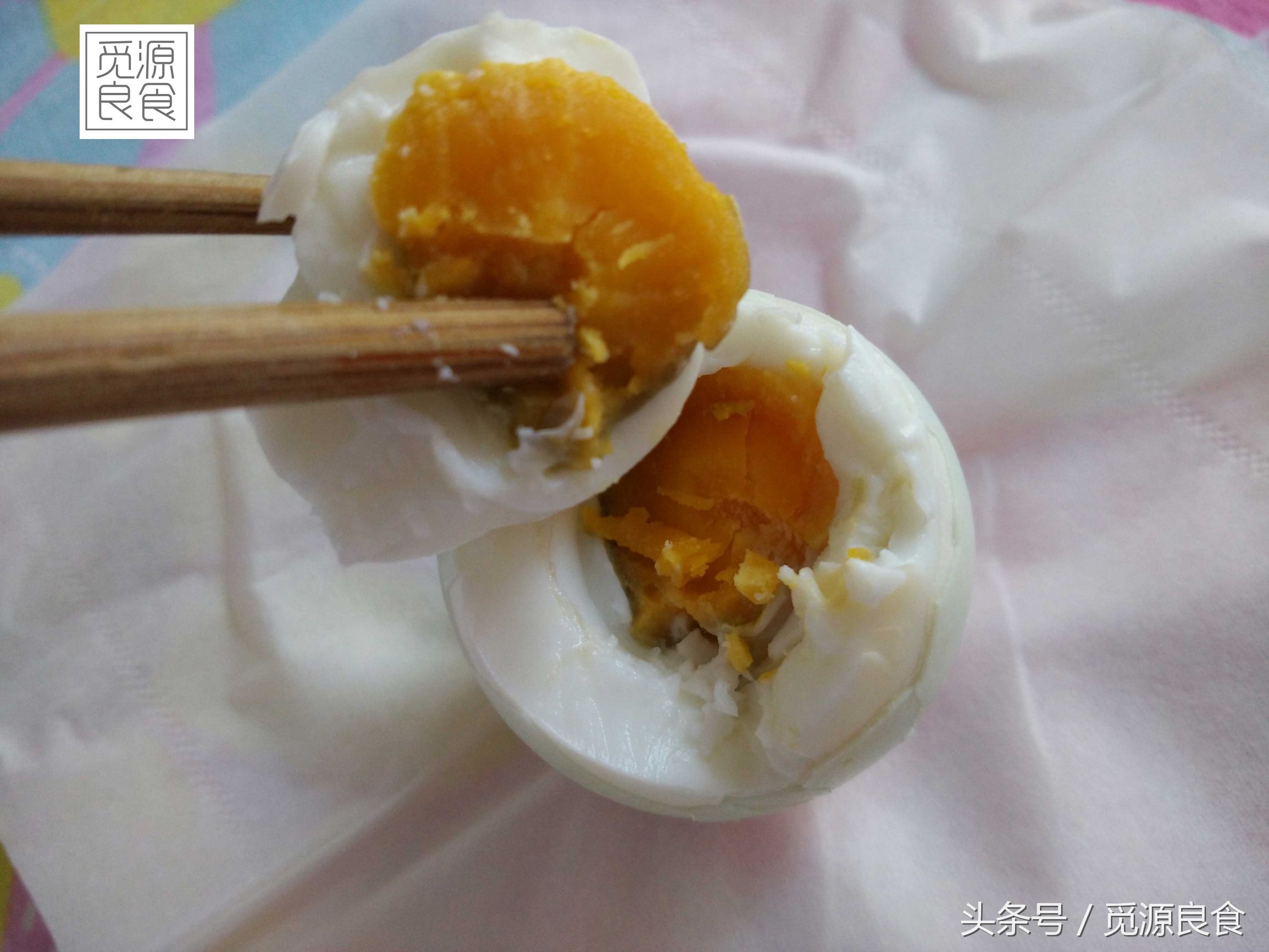 咸鸭蛋最佳腌制方法视频,快速腌咸鸭蛋的正确方法