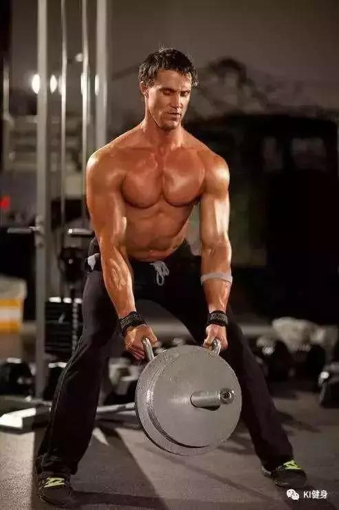 背部训练第一个动作t杆划船,t杠划船练哪里