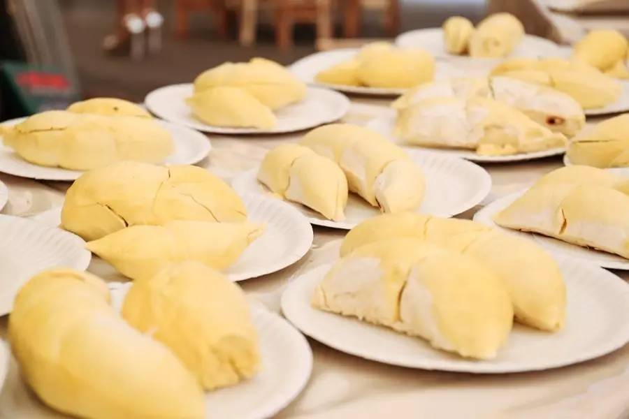 泰国吃榴莲自助餐视频,第一次吃泰国料理