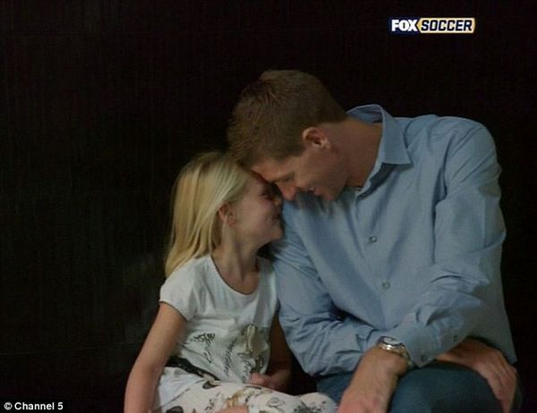 萌娃陪你过六一!足坛8大可爱宝贝:小七萌翻全场迷你罗子承父业