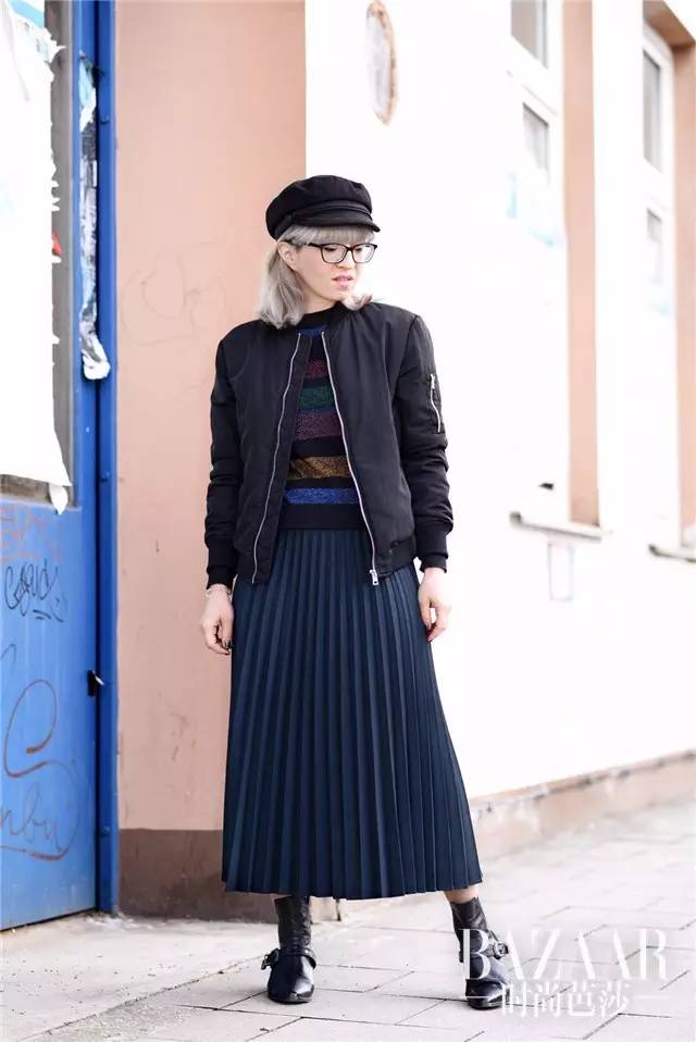 只有棒球外套配上百褶裙，才叫“我的少女时代”！