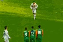 卡洛斯外脚背任意球fifa教学,fifa足球世界卡洛斯外脚背射门