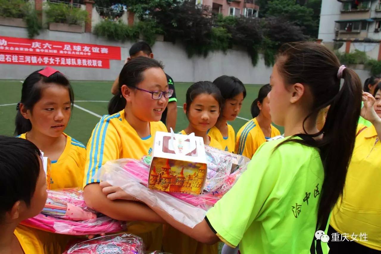 大山里的留守女童足球队，大山里的铿锵玫瑰！