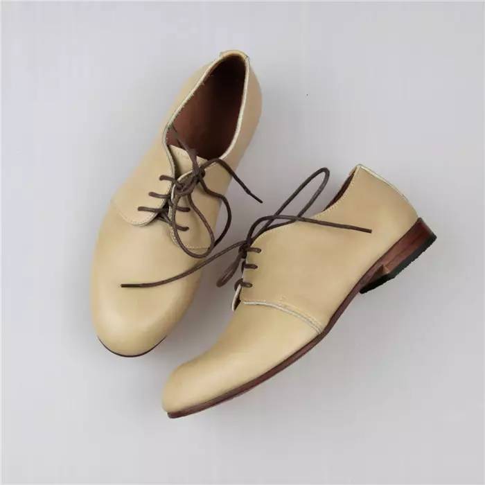 鞋柜必备这4双小白鞋百搭又时髦,鞋柜必备百搭又白菜的鞋