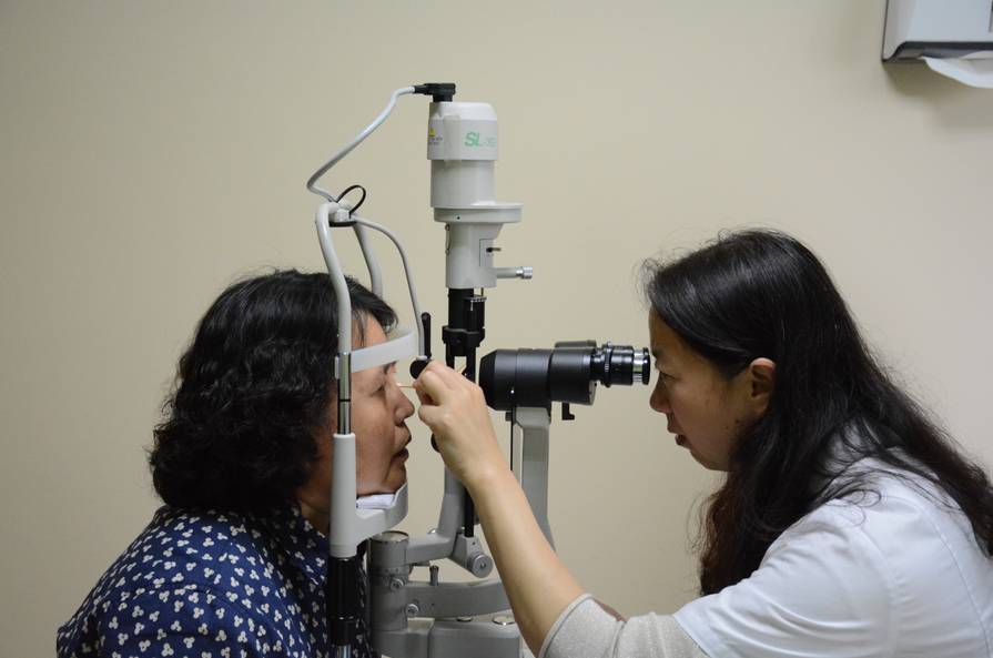 “目”浴阳光，共享蓝天—威海爱尔眼科医院爱眼日关怀老年人眼健康