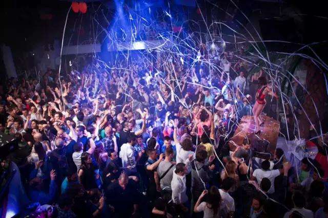 温布尔登2021直播费德勒,费德勒网球比赛精彩视频