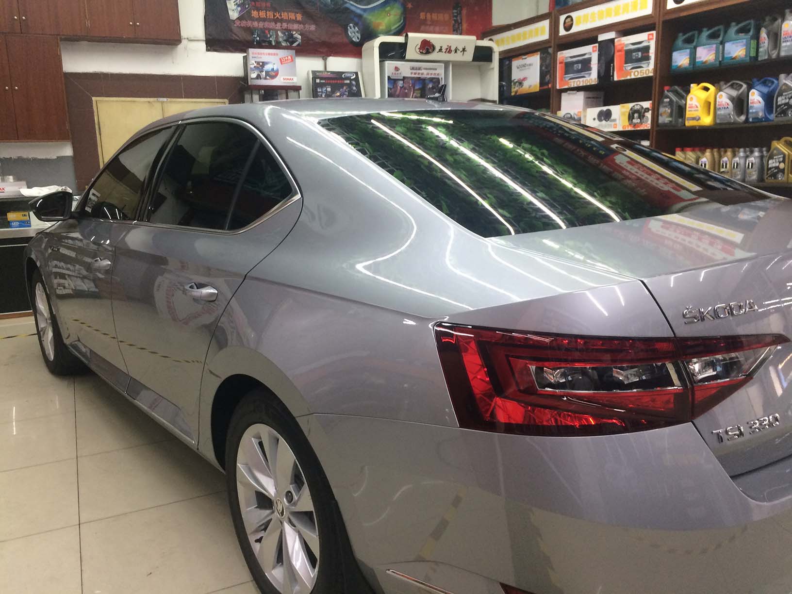 深圳壹捷汽车漆面美容SONAX镀晶，给您的爱车多一层保护