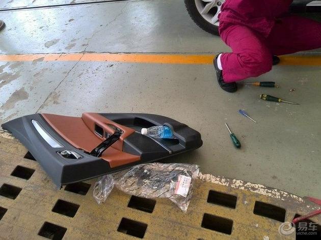 瑞风S3维修小记解决右后门拉手不回弹问题