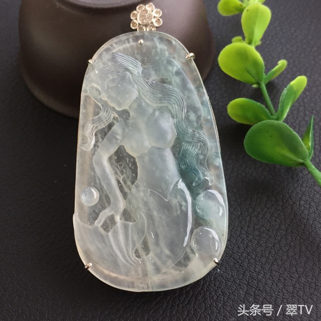 假如用珠宝翡翠来打游戏，卡牌：人头可以送，技能不能放