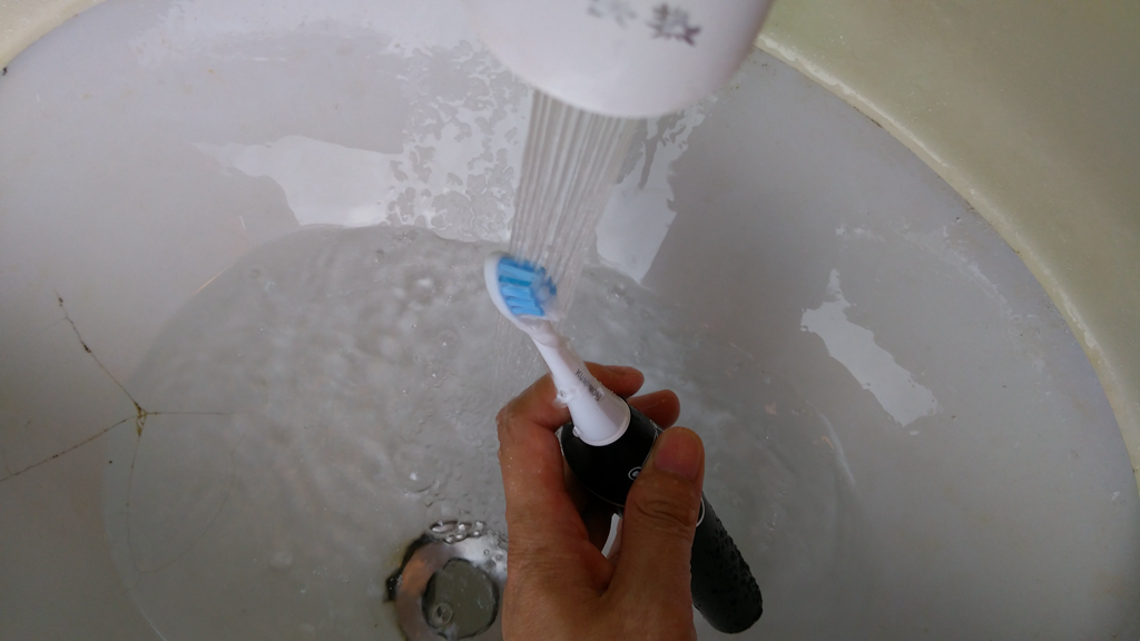 为何孩子蛀牙补完又补？选择合适的牙刷时刻注意口腔卫生